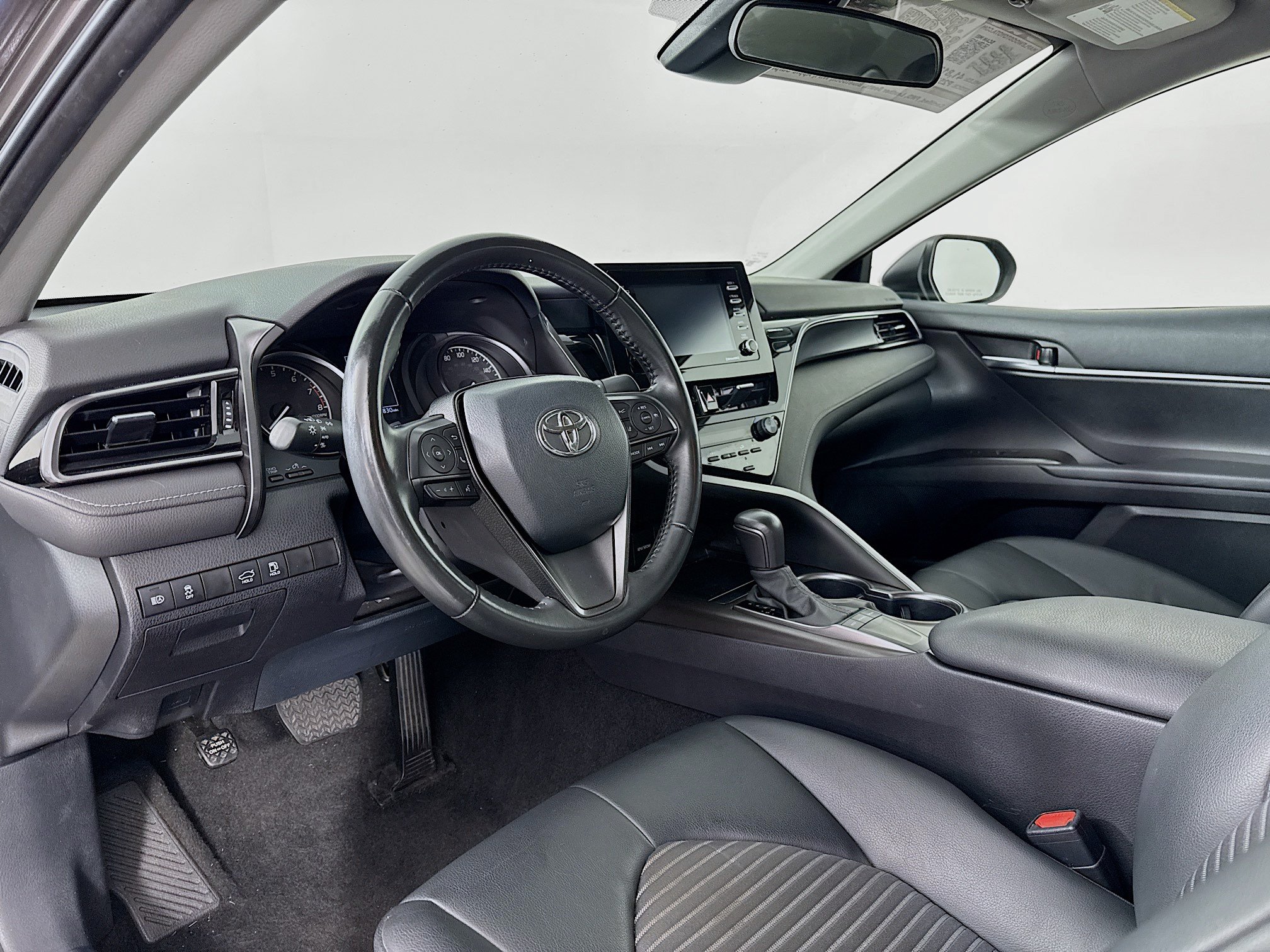 Used 2023 Toyota Camry SE FWD image 9