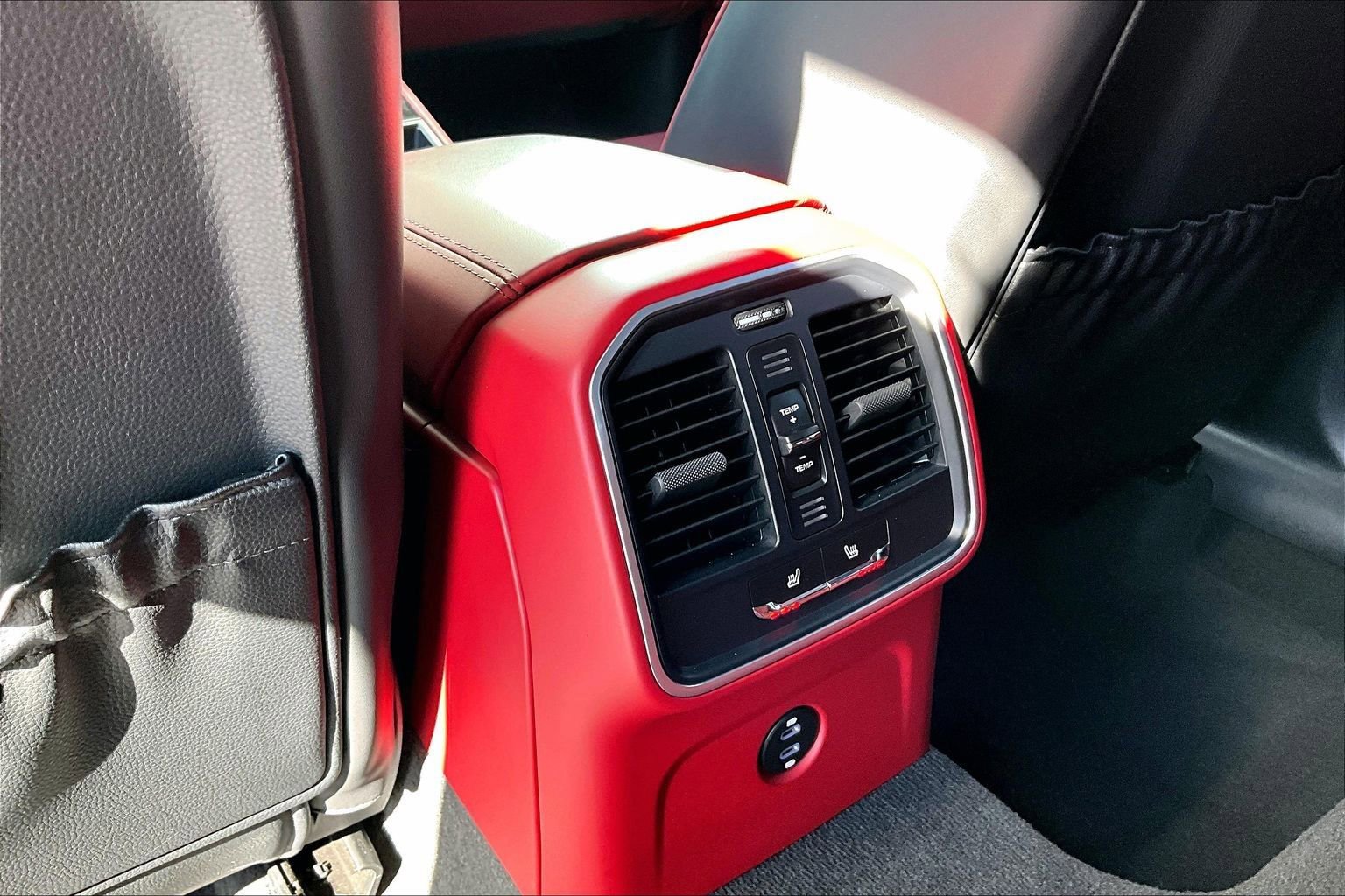 Used 2022 Porsche Macan S image 34