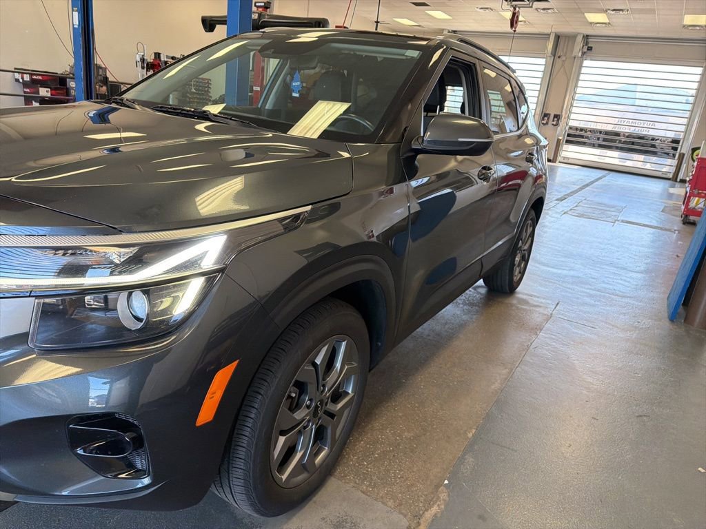Used 2024 Kia Seltos S AWD/4WD image 4