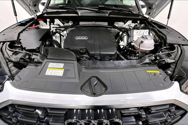 Used 2023 Audi Q5 2.0T Premium w/ Convenience Package AWD/4WD image 9