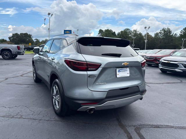 Used 2025 Chevrolet Blazer LT w/ Convenience Package FWD image 5