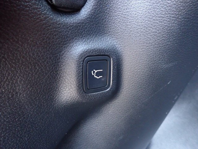 Used 2018 Jeep Compass Limited w/ Navigation Group AWD/4WD image 9