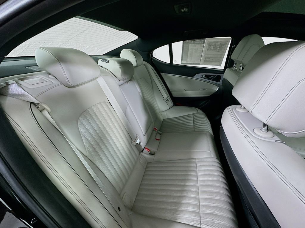 Used 2023 Genesis G70 3.3T w/ Sport Advanced Package image 11