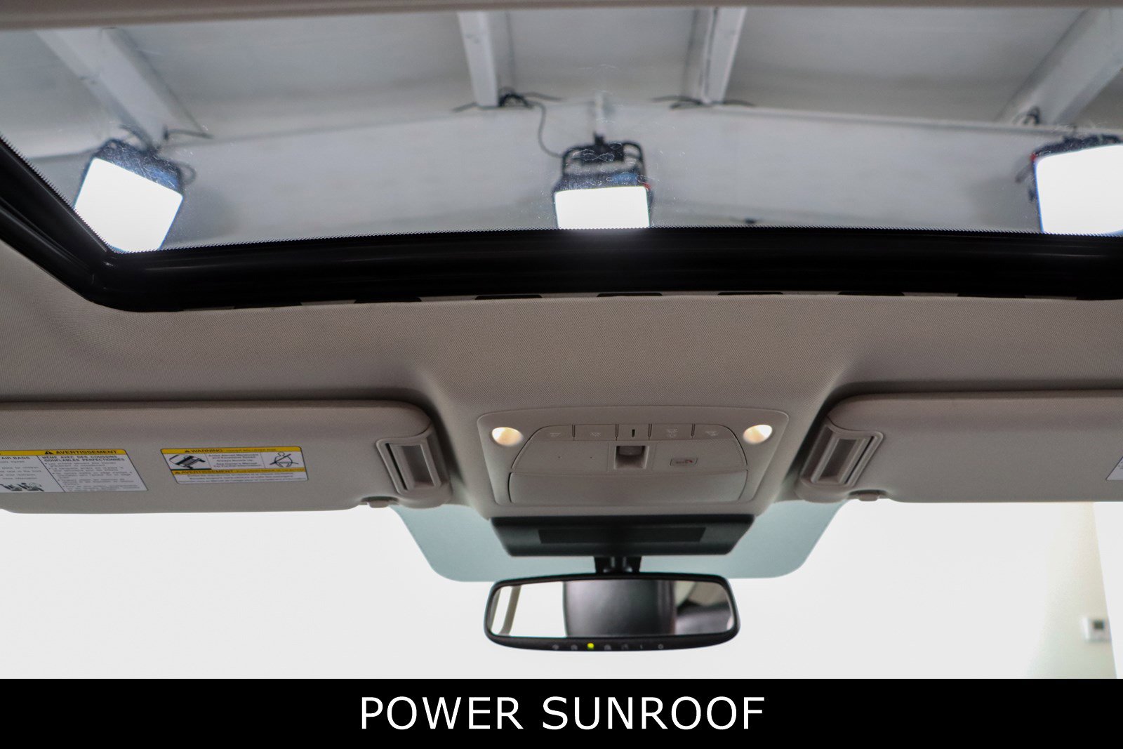 Used 2024 Nissan Armada SL w/ Captain's Chairs Package image 22