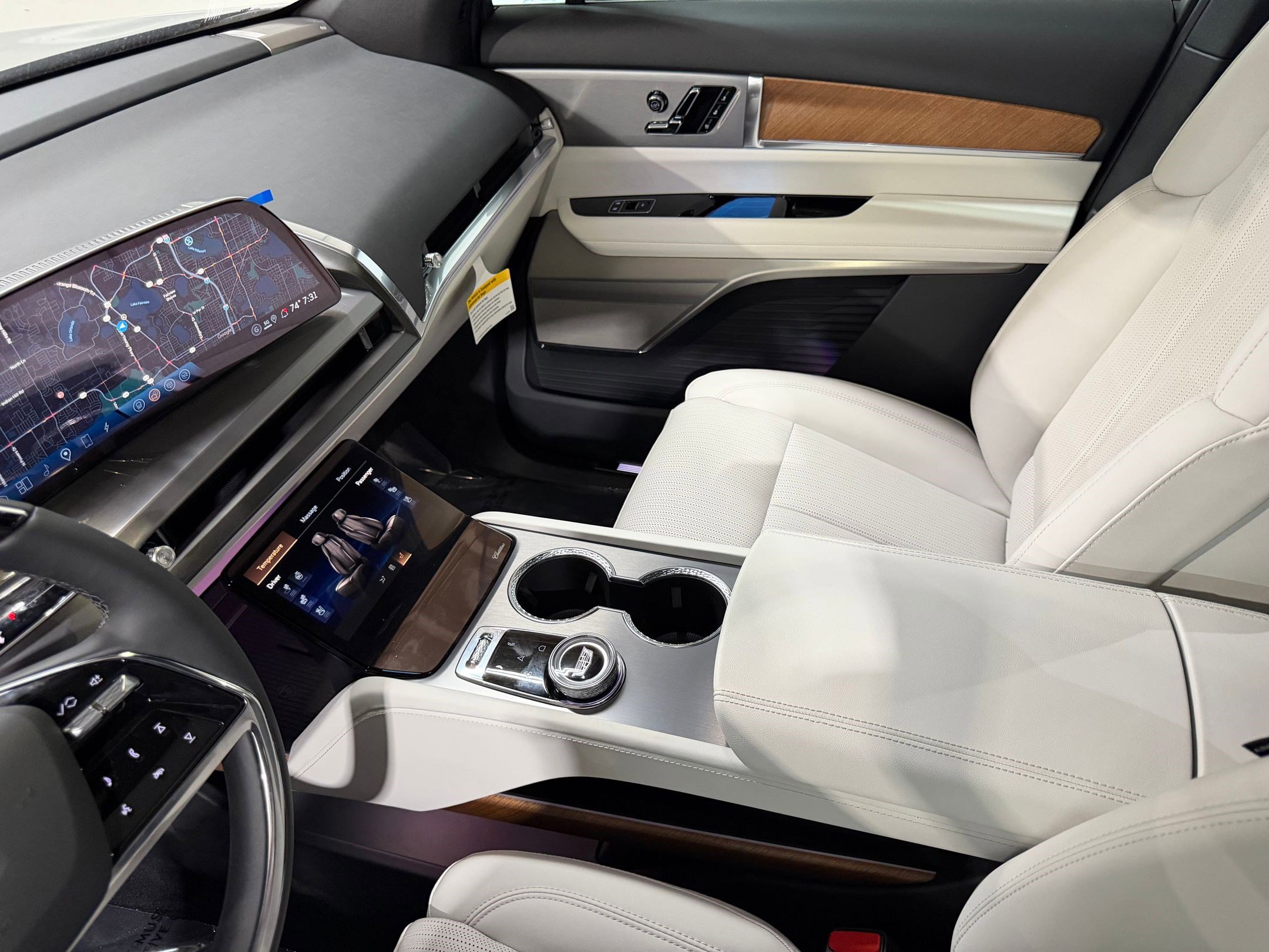 New 2026 Cadillac Vistiq Sport image 36