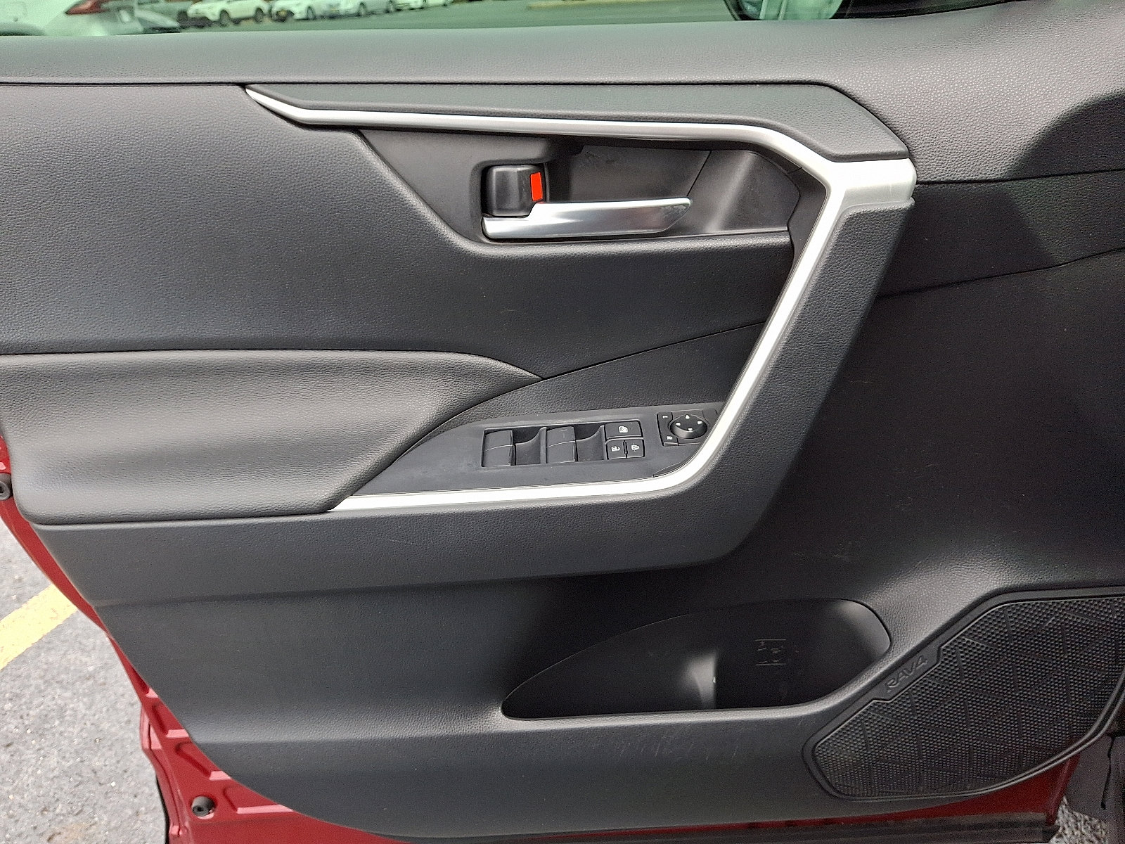 Used 2019 Toyota RAV4 XLE image 12