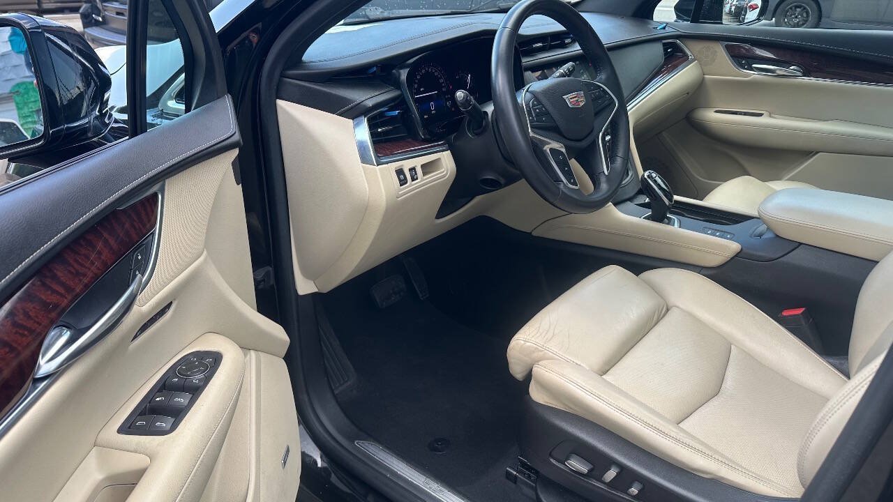 Used 2017 Cadillac XT5 Premium Luxury AWD/4WD image 11