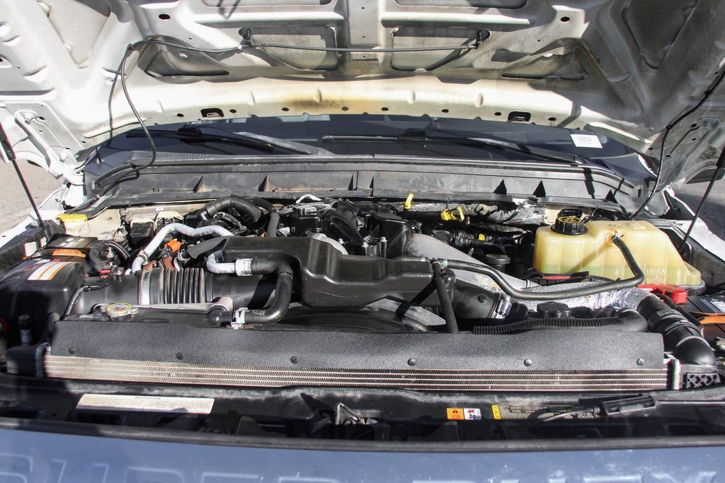 Used 2016 Ford F550 2WD Crew Cab Super Duty image 12