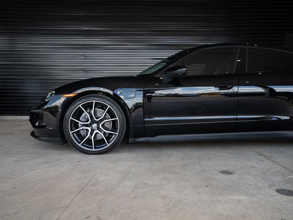 Certified 2025 Porsche Taycan RWD image 11