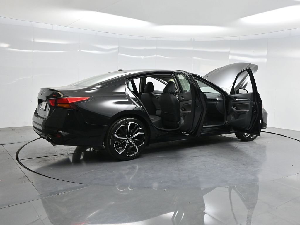 Used 2023 Nissan Altima 2.5 SR image 4