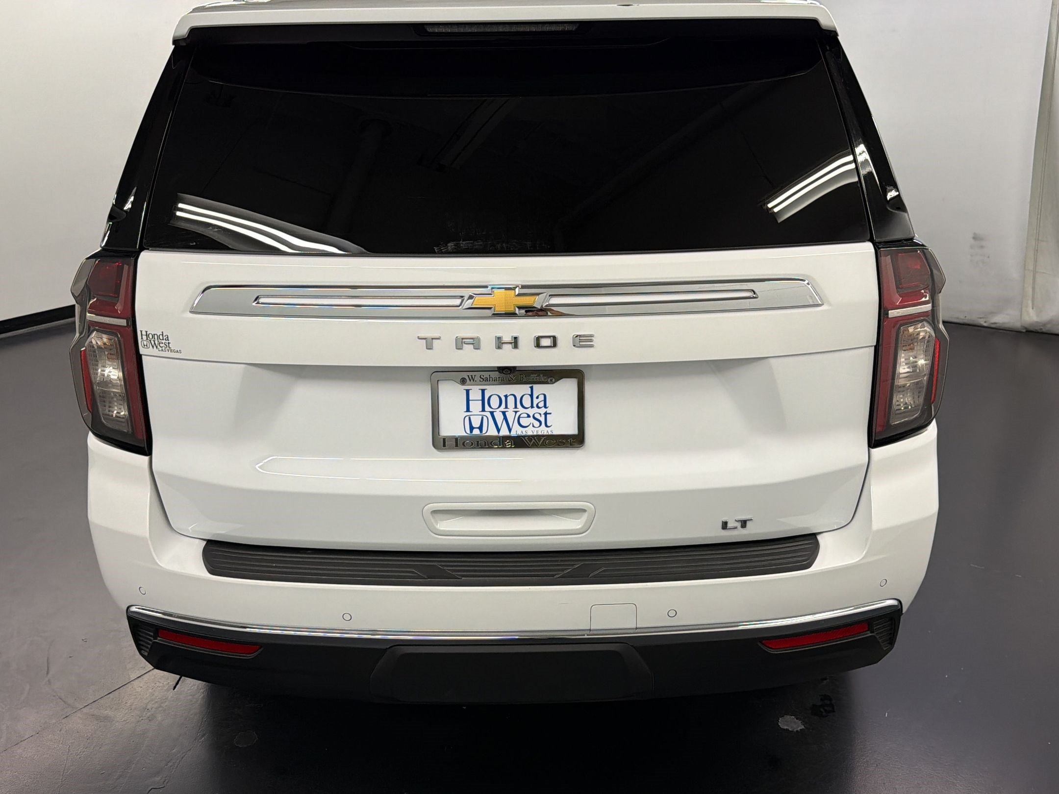 Used 2023 Chevrolet Tahoe LT w/ Luxury Package RWD image 10