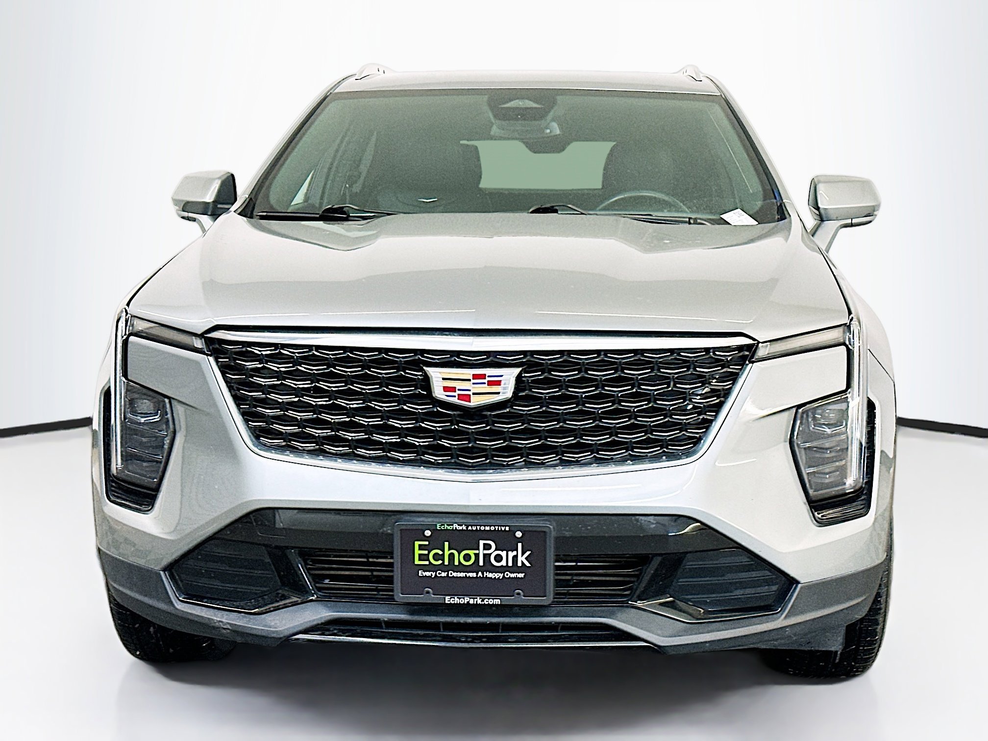 Used 2024 Cadillac XT4 Premium Luxury image 2