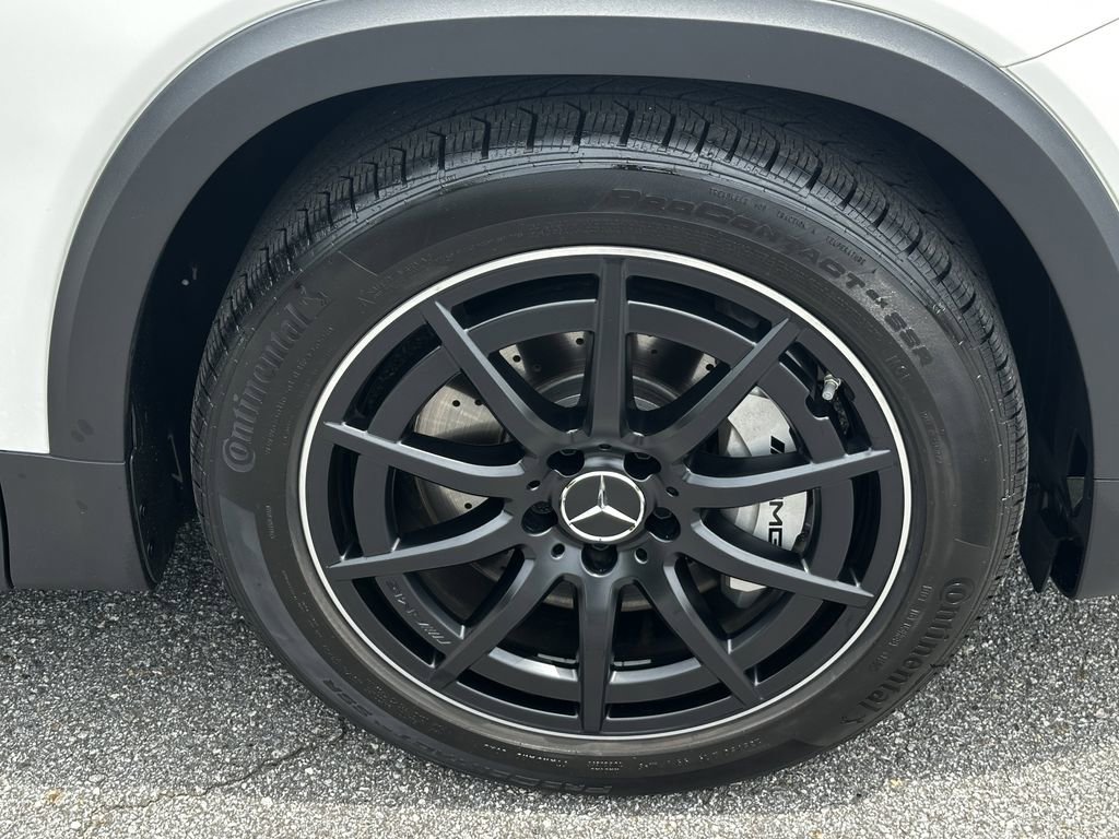 Certified 2025 Mercedes-Benz GLB 35 AMG 4MATIC image 14