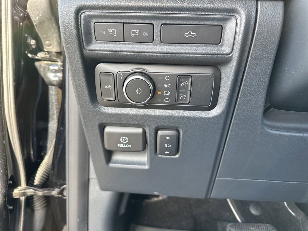 Used 2022 Ford F150 Lariat w/ Equipment Group 502A High image 23