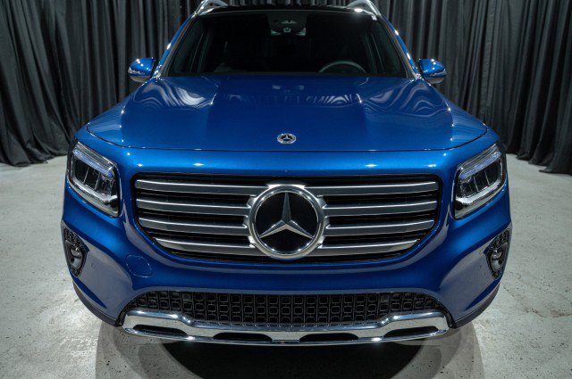 Used 2026 Mercedes-Benz GLB 250 image 2