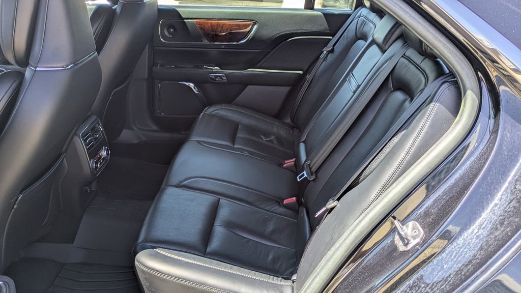 Used 2020 Lincoln Continental Reserve FWD image 9