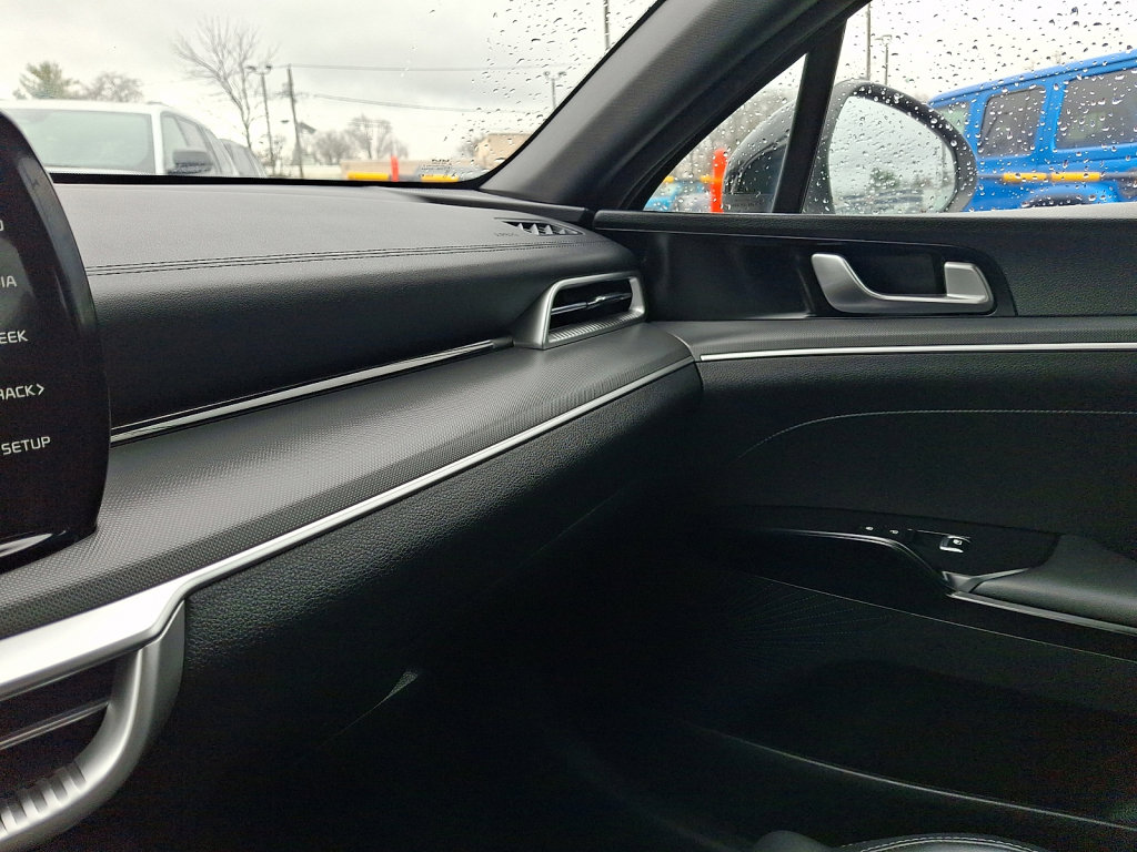 Used 2023 Kia K5 GT-Line image 31