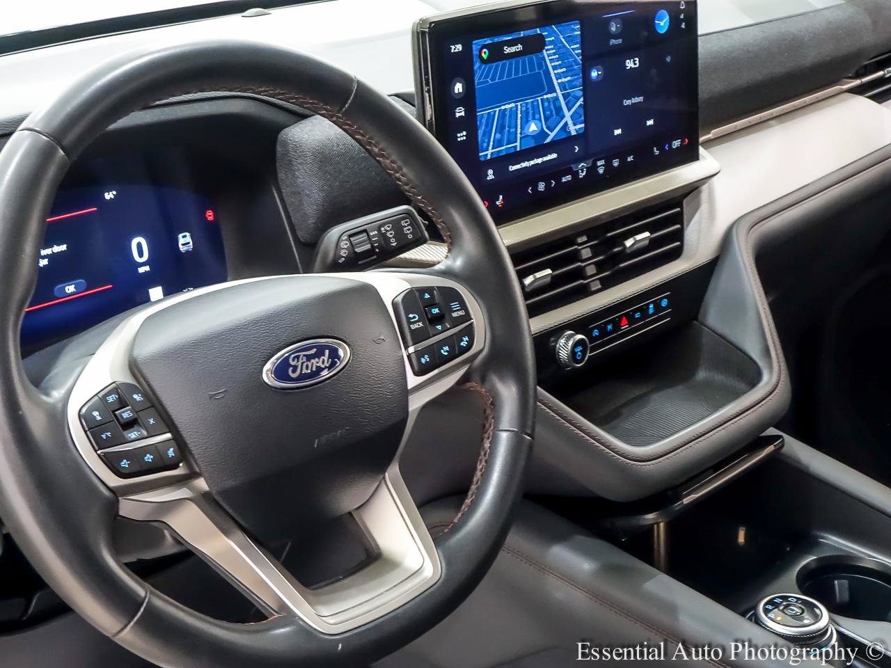 Used 2025 Ford Explorer Active AWD/4WD image 15