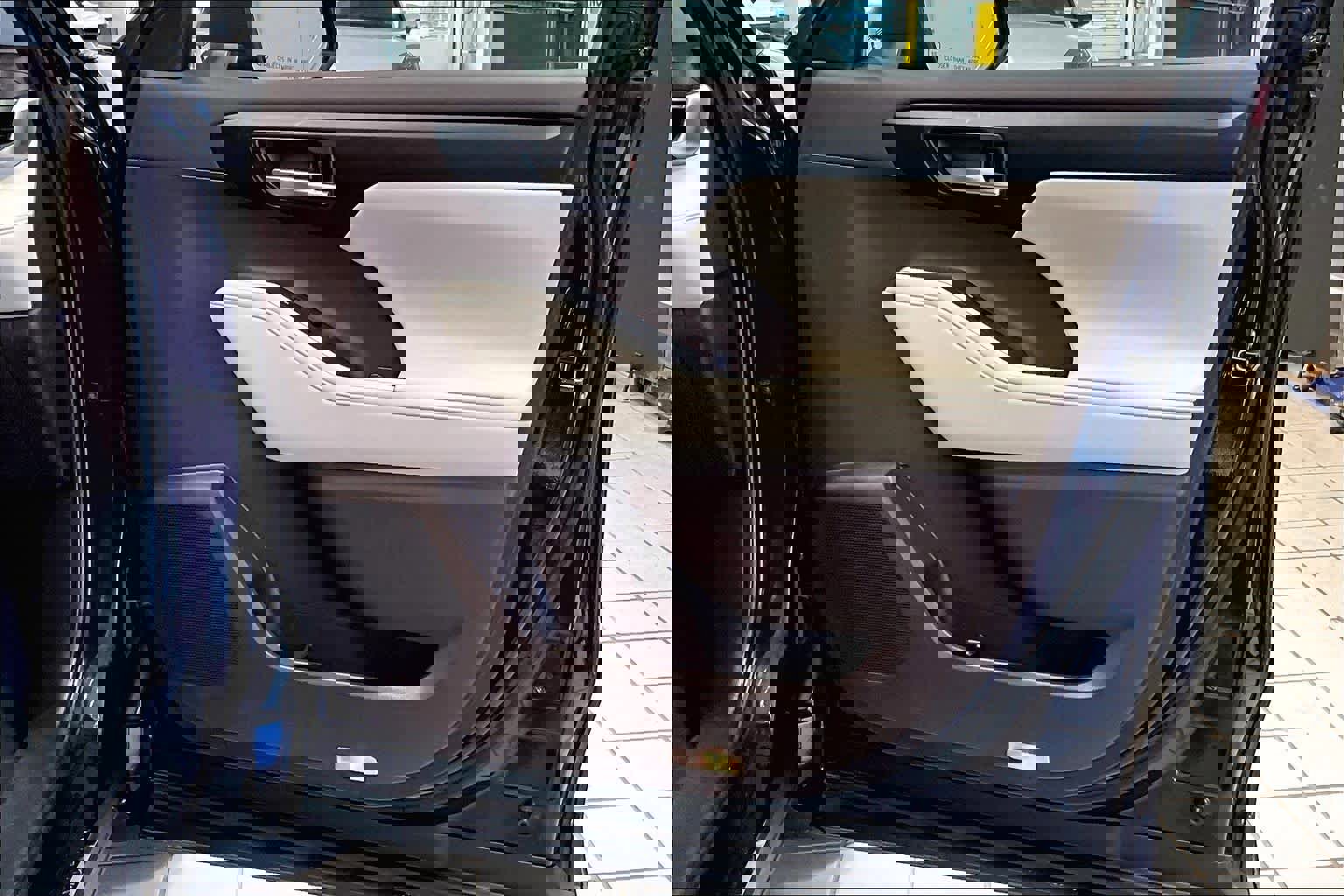 Used 2021 Toyota Highlander XLE image 22