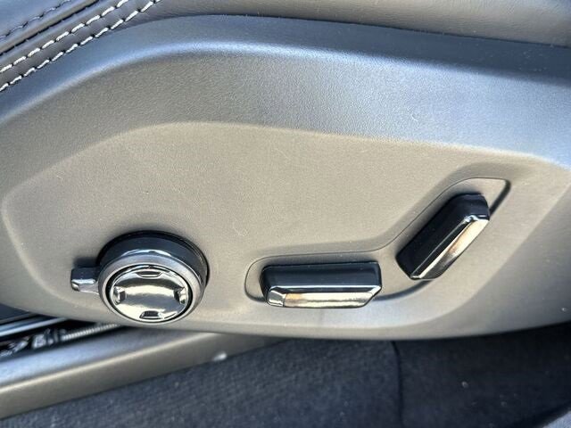New 2024 Volvo XC90 B6 Ultimate w/ Protection Package Premier image 21