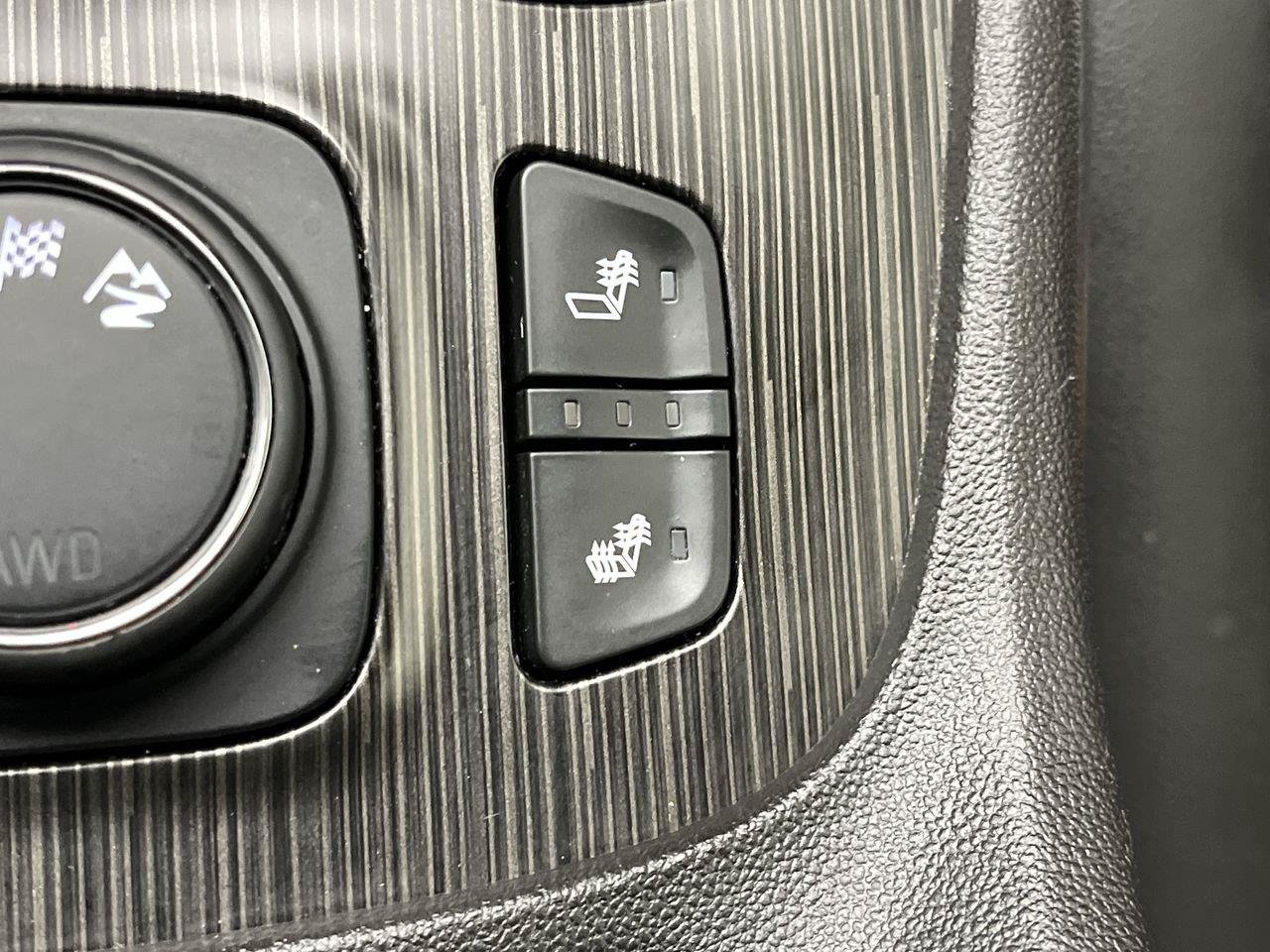 Certified 2023 GMC Acadia SLT AWD/4WD image 29