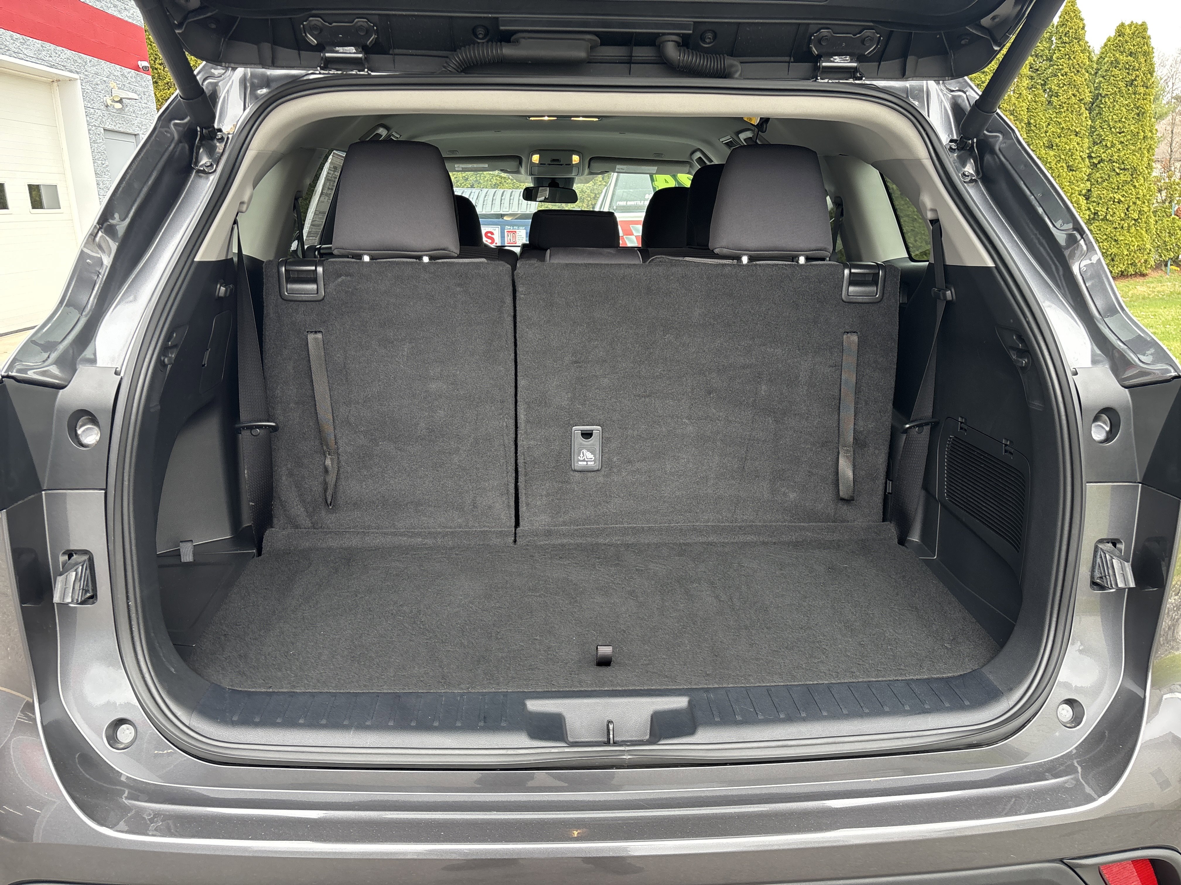 Certified 2024 Toyota Highlander LE image 5