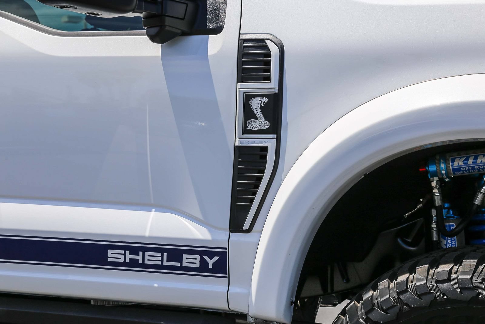 New 2026 Ford F250 Lariat w/ Black Appearance Package AWD/4WD image 14