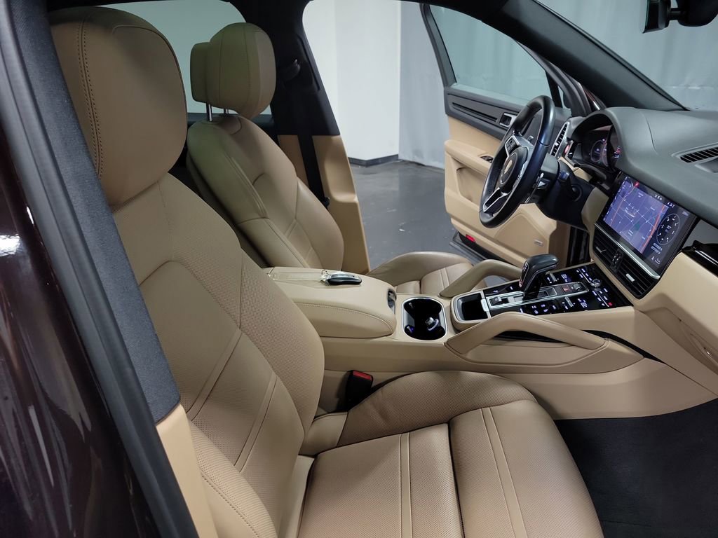 Used 2020 Porsche Cayenne Base image 23