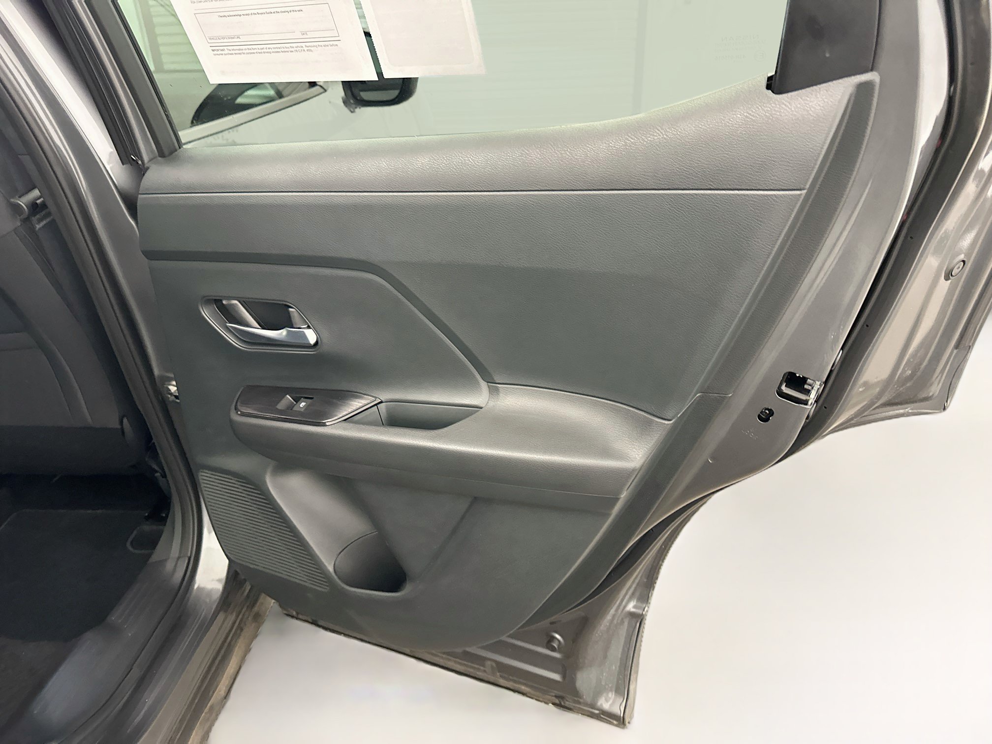 Used 2025 Nissan Kicks SV AWD/4WD image 30