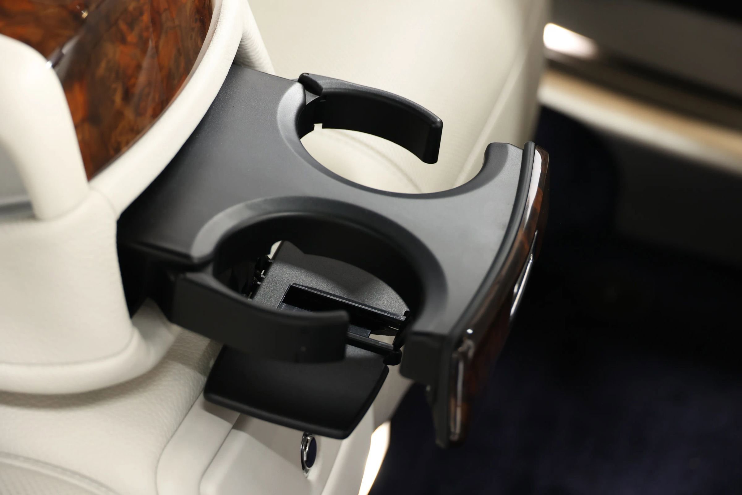 Used 2015 Rolls-Royce Ghost image 90