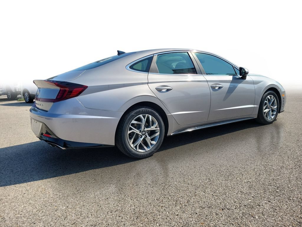 Used 2023 Hyundai Sonata SEL FWD image 4