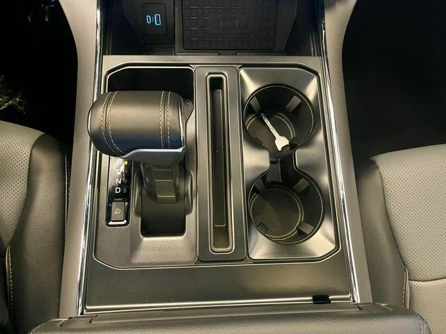 New 2023 Ford F150 Lightning Lariat w/ Equipment Group 511A High image 26