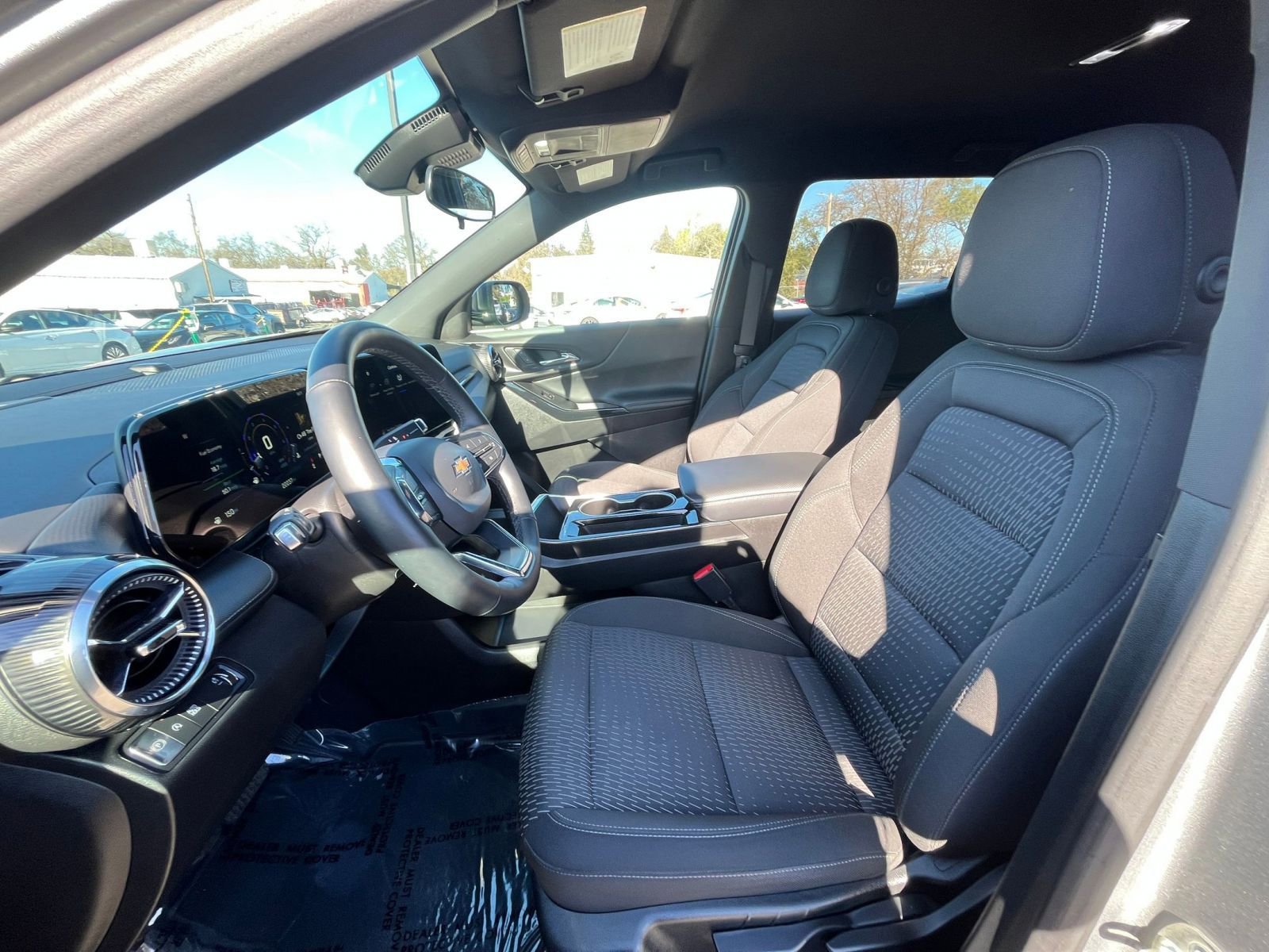 Used 2025 Chevrolet Equinox LT image 25