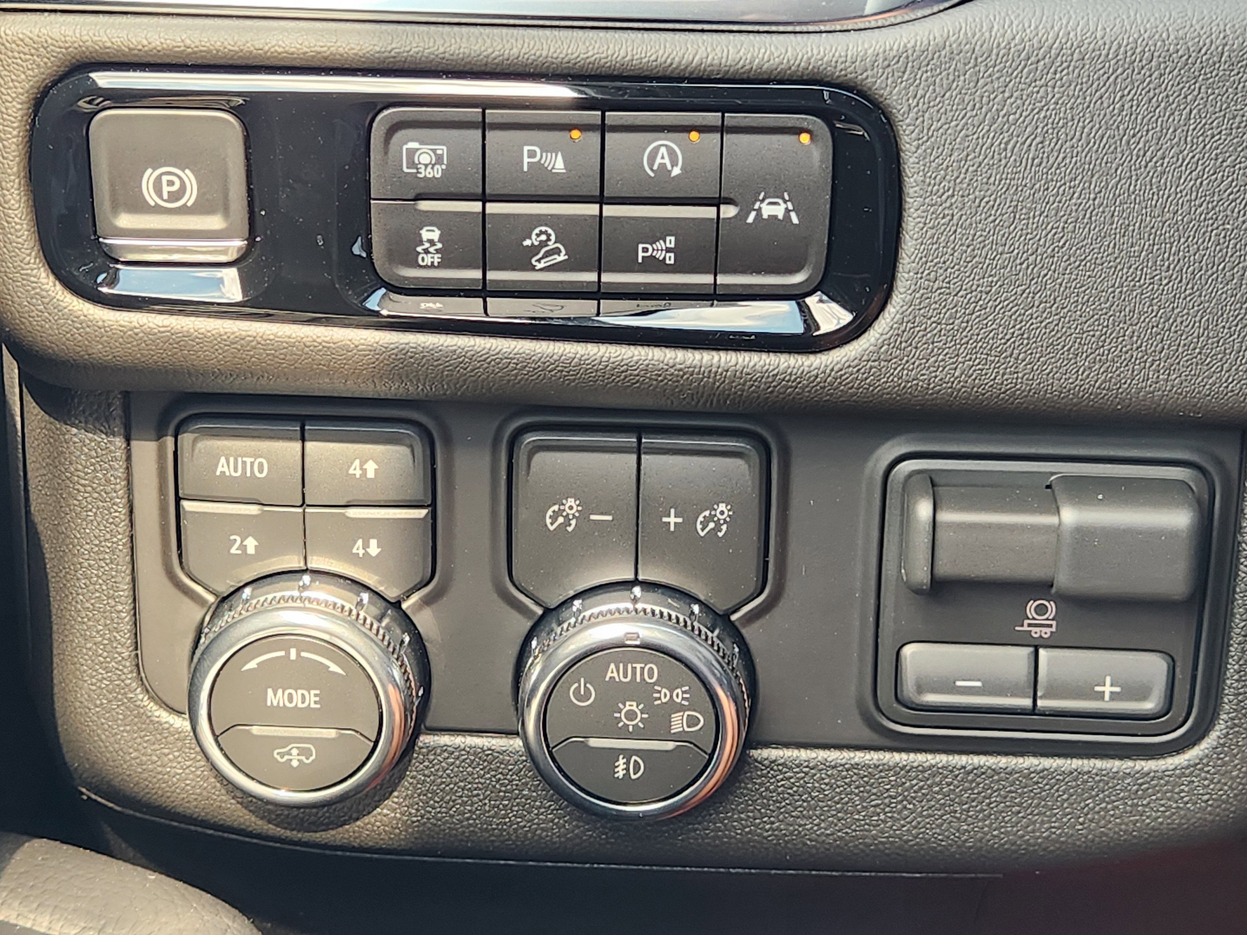 New 2026 GMC Yukon Denali w/ Denali Reserve Package image 16