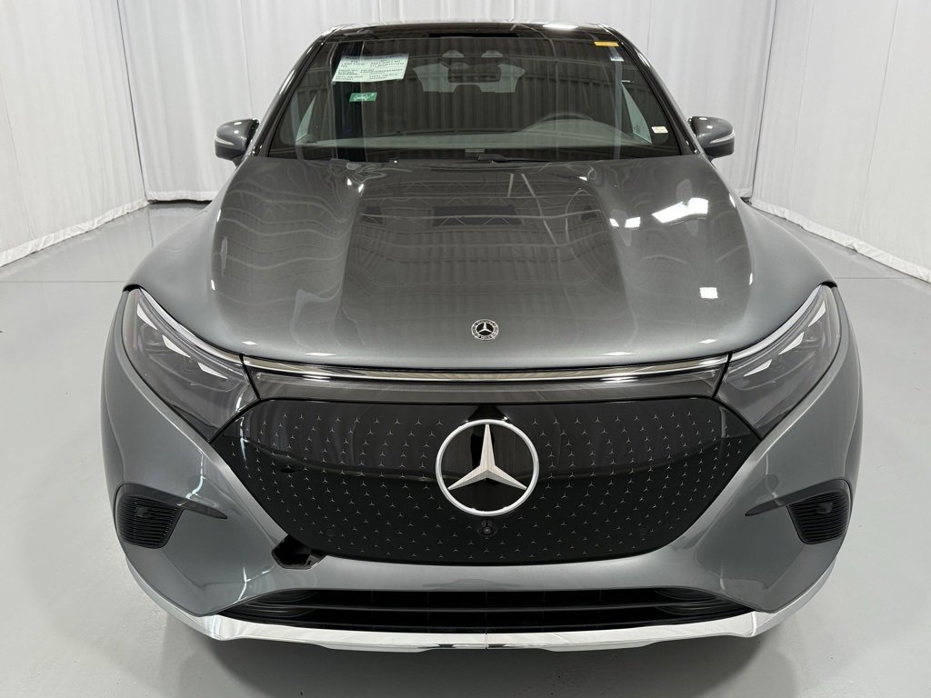 New 2025 Mercedes-Benz EQS 450+ 4MATIC SUV image 3