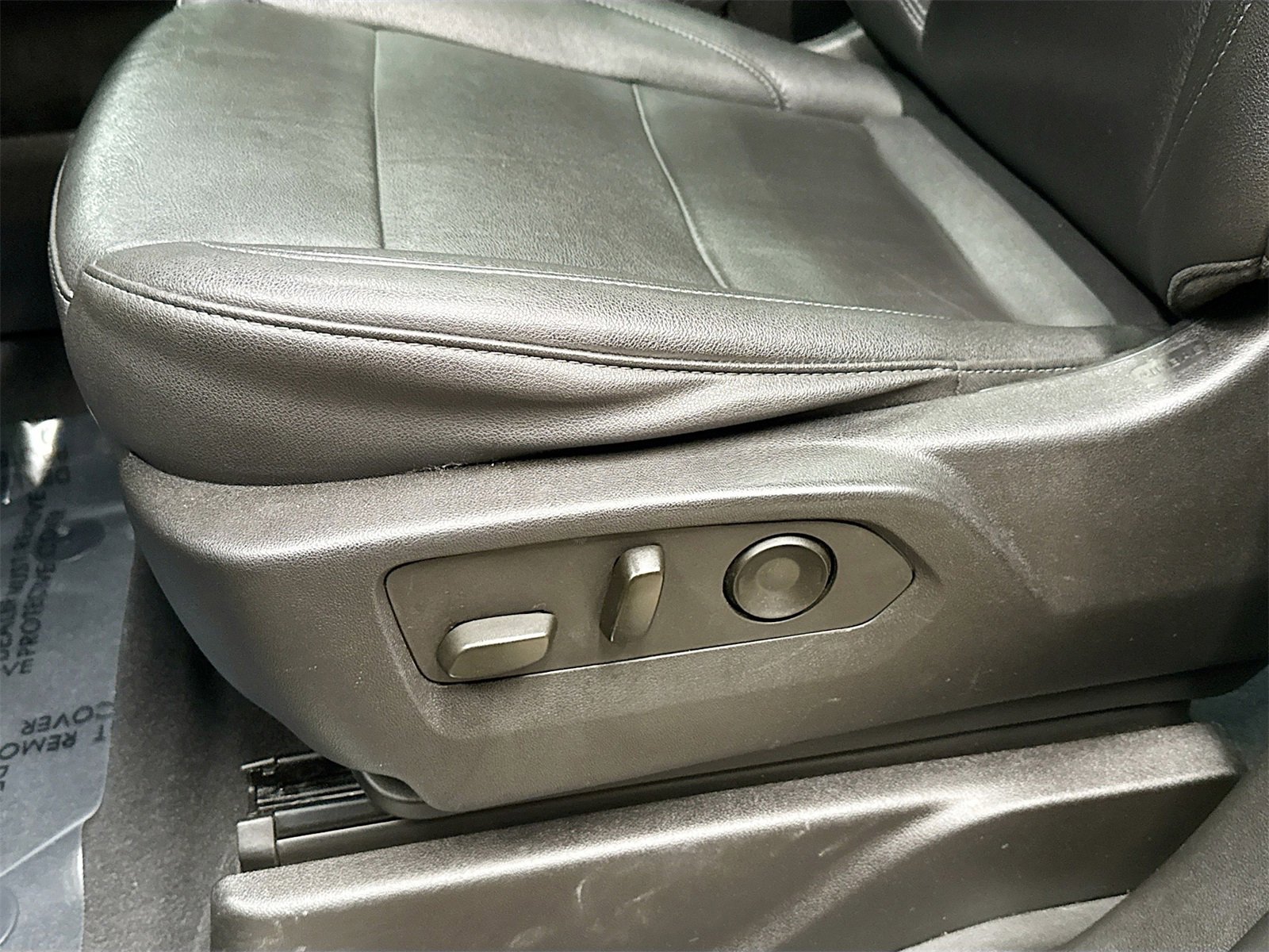 Used 2023 Chevrolet Suburban Z71 w/ Luxury Package image 20