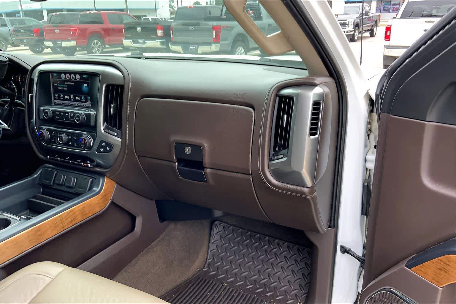 Used 2016 Chevrolet Silverado 1500 LTZ w/ Texas Edition RWD image 18