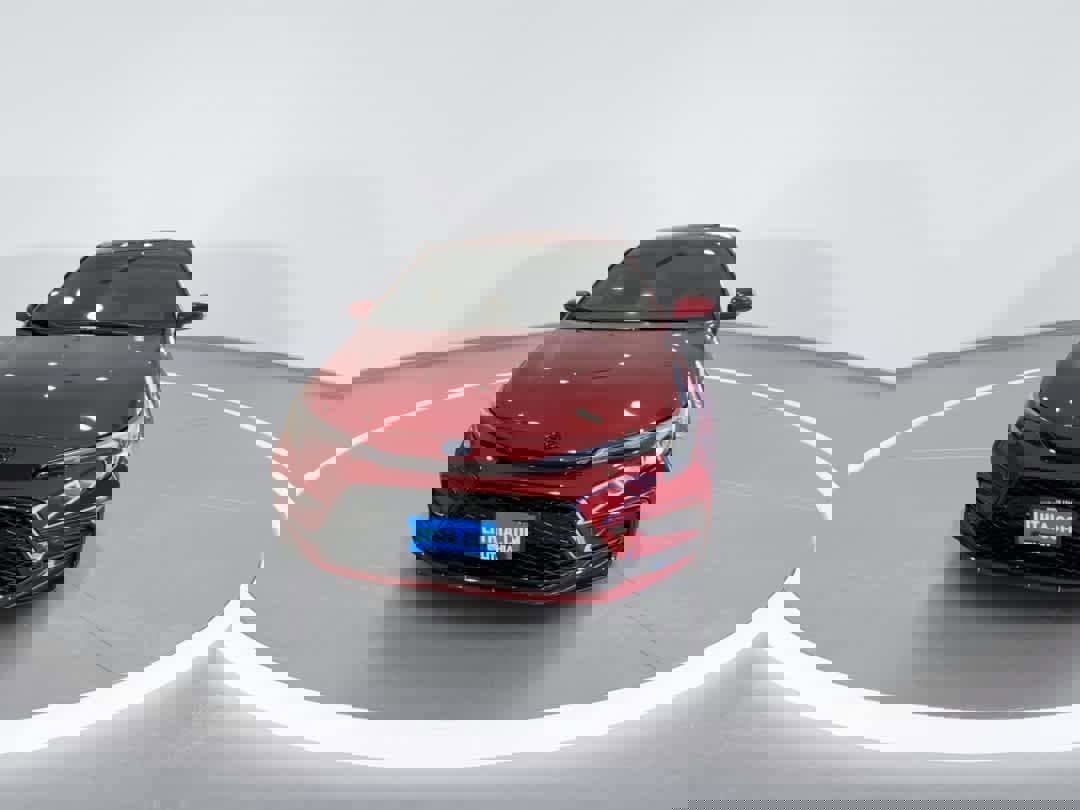 Used 2025 Toyota Corolla SE image 3