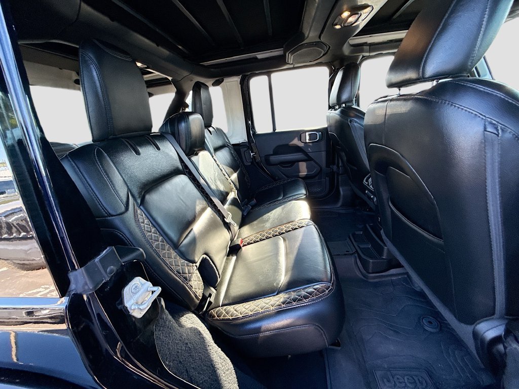 Used 2022 Jeep Wrangler Unlimited Sahara AWD/4WD image 32