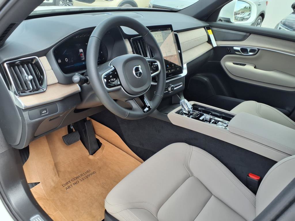 New 2026 Volvo XC90 B5 Plus w/ Protection Package Premier image 12