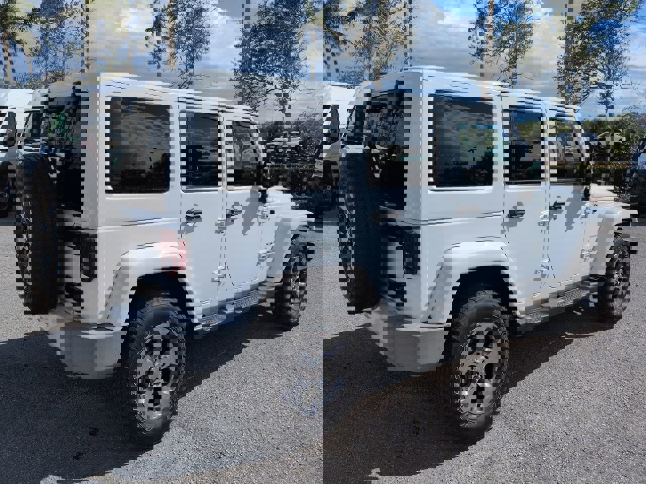 Used 2016 Jeep Wrangler Unlimited Sahara image 5