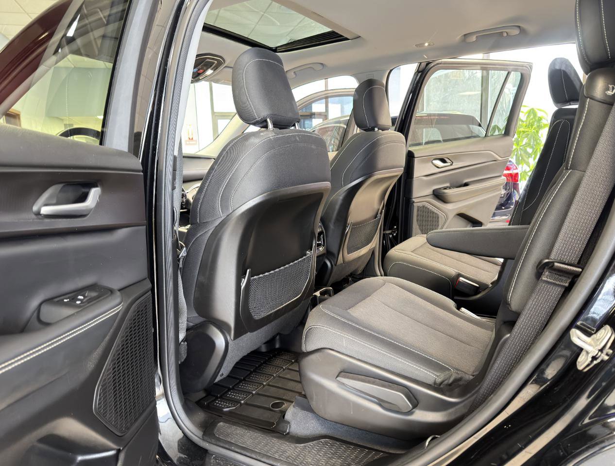 Used 2023 Jeep Grand Cherokee L Laredo w/ Trailer Tow Group (B) image 29