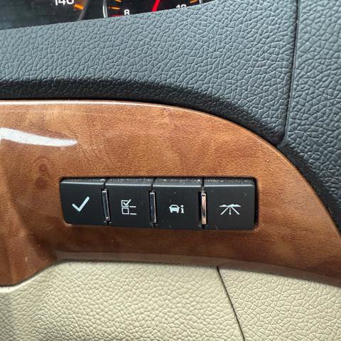 Used 2008 Saturn Outlook XR w/ Premium Trim Package image 25