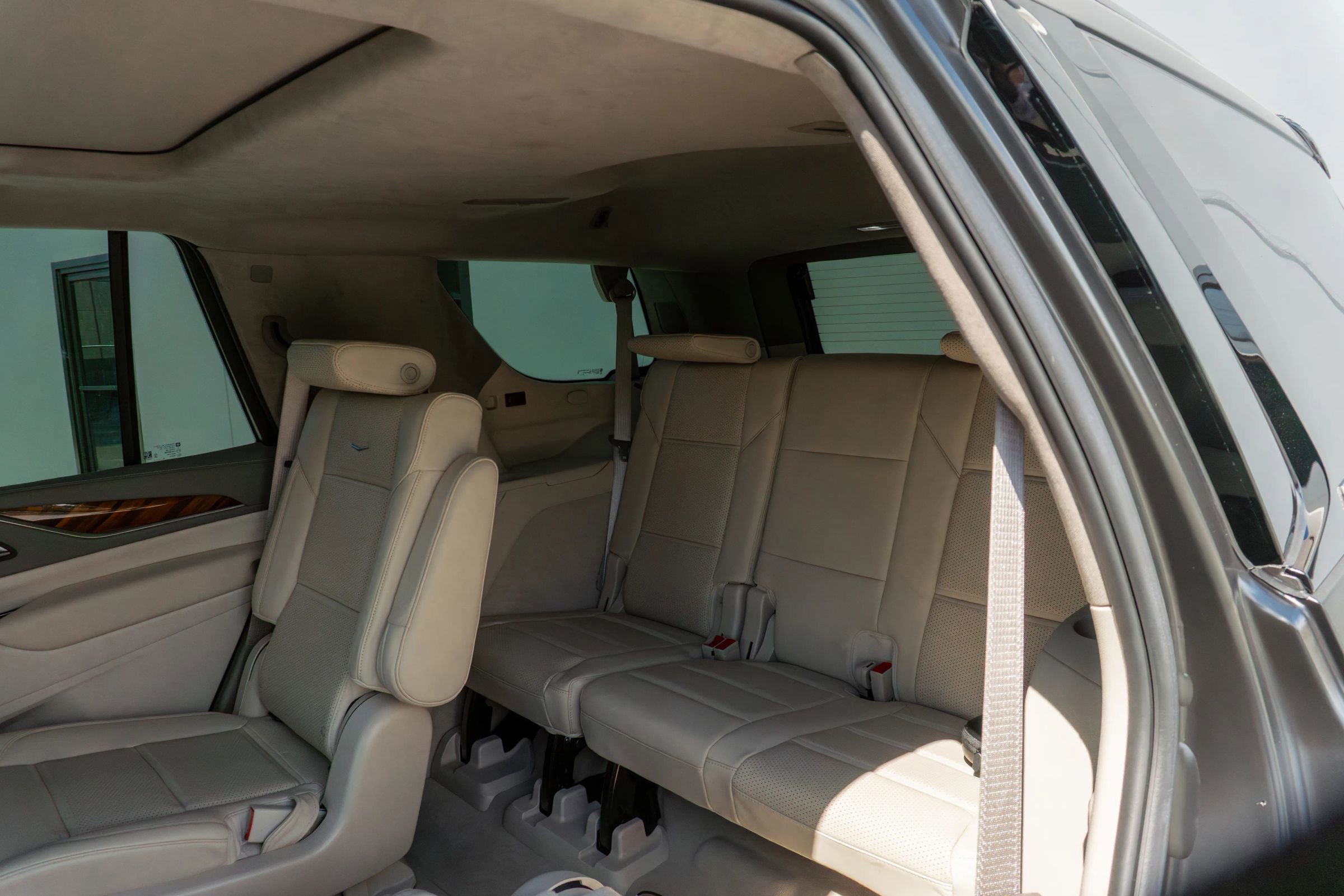 Used 2024 Cadillac Escalade Sport Platinum w/ LPO, ONYX Package image 53