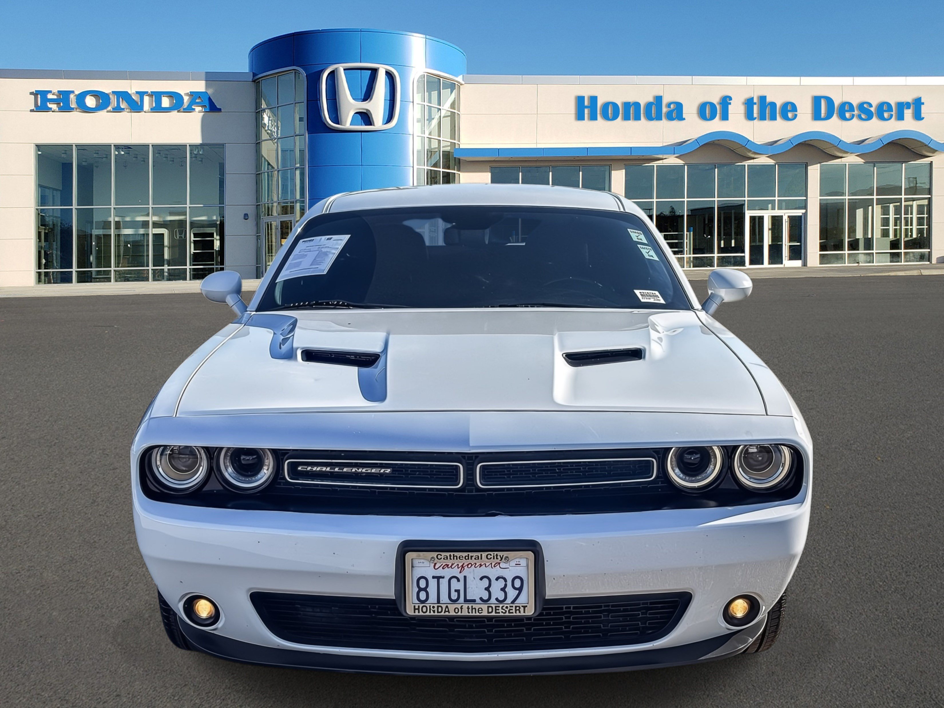 Used 2020 Dodge Challenger SXT w/ Driver Convenience Group RWD image 2