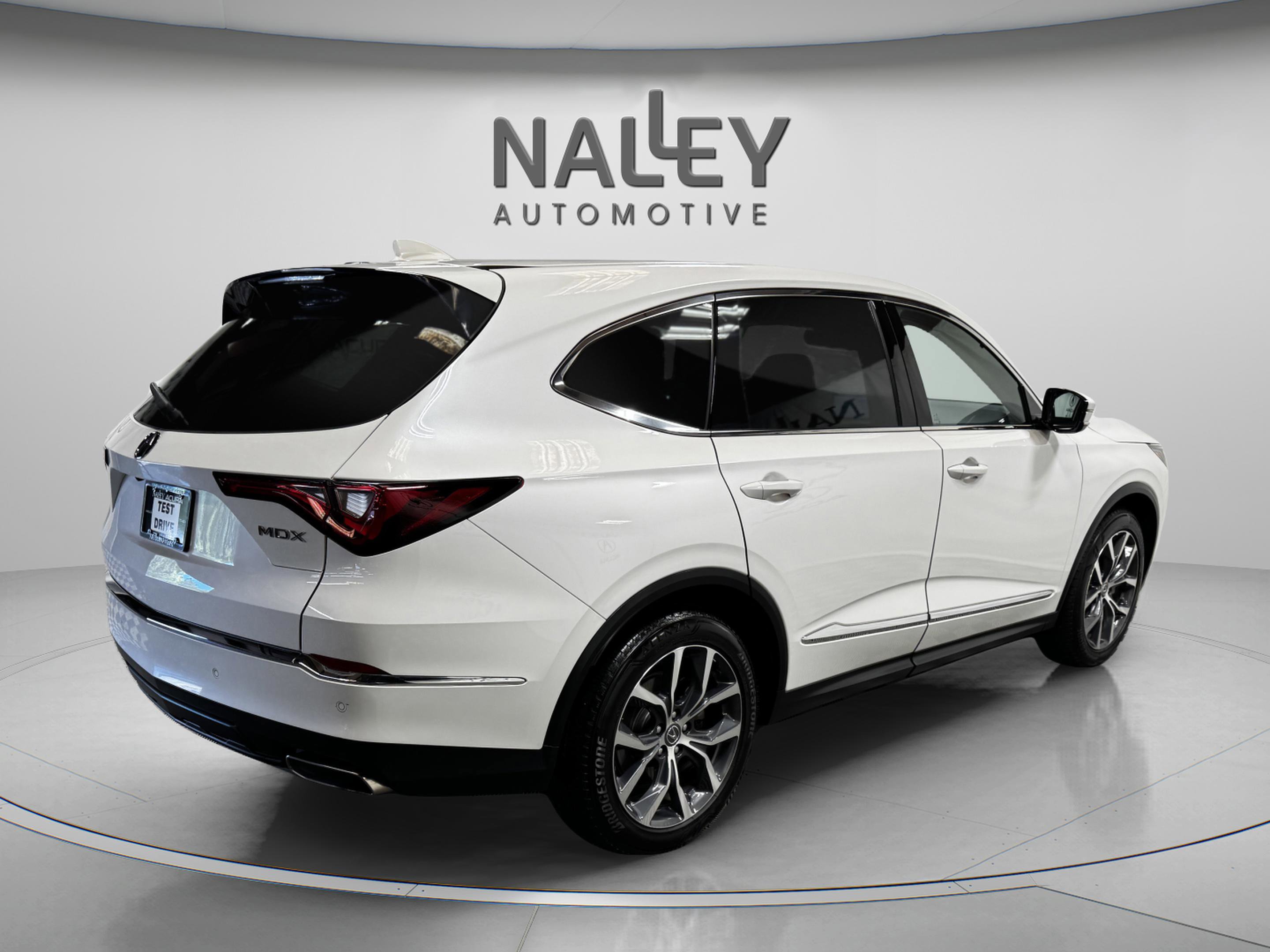 Certified 2023 Acura MDX FWD w/ Technology Package image 5