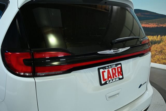 Used 2024 Chrysler Pacifica Limited FWD image 19