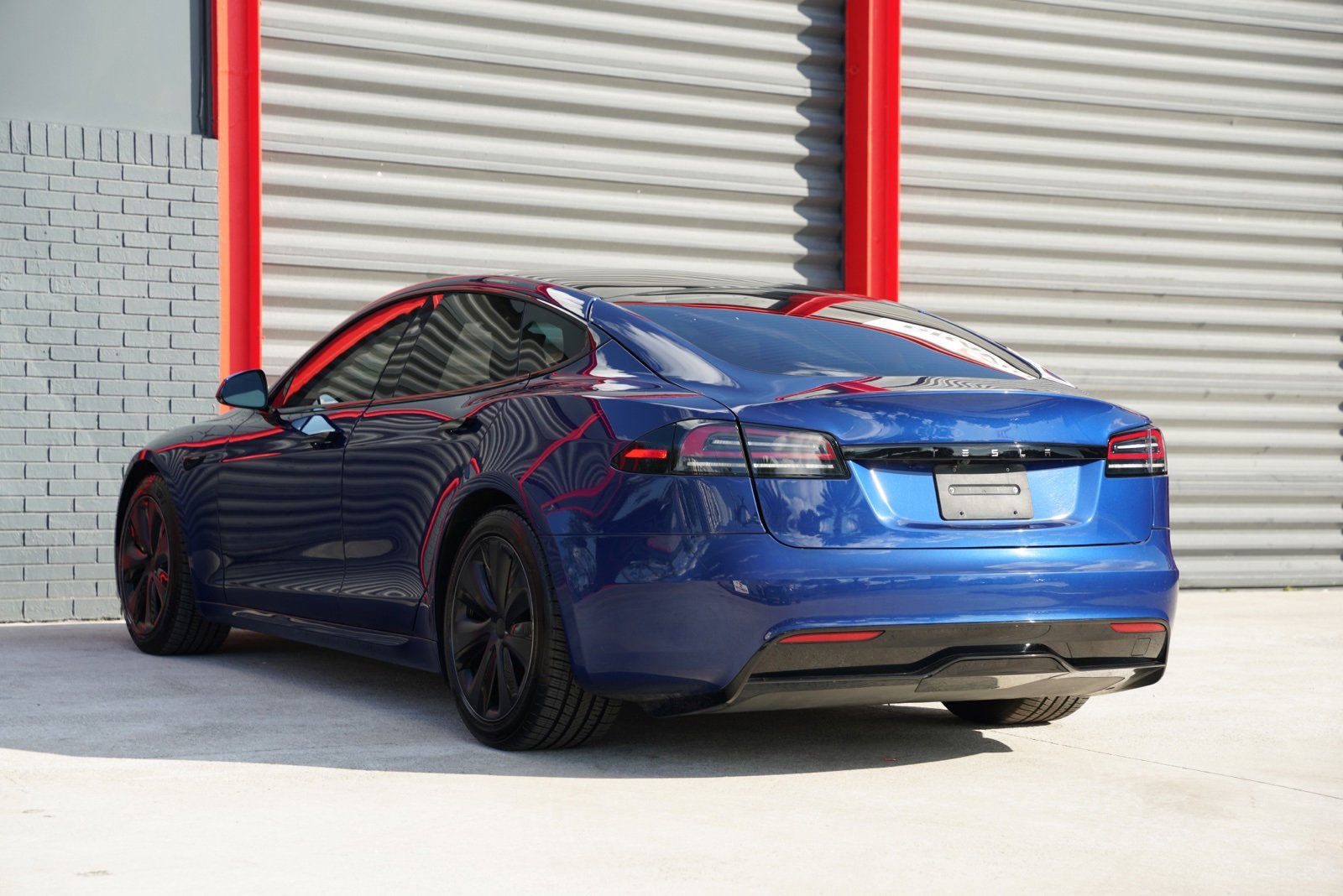 Used 2023 Tesla Model S Standard Range image 7