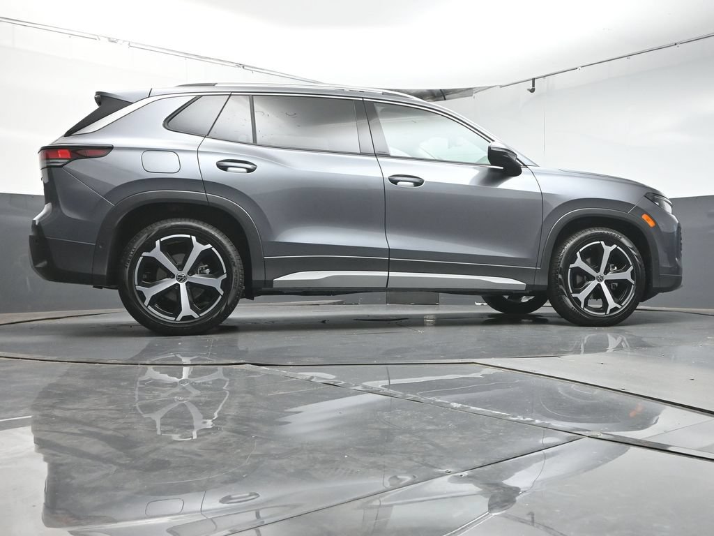 New 2026 Volkswagen Tiguan SE FWD image 36