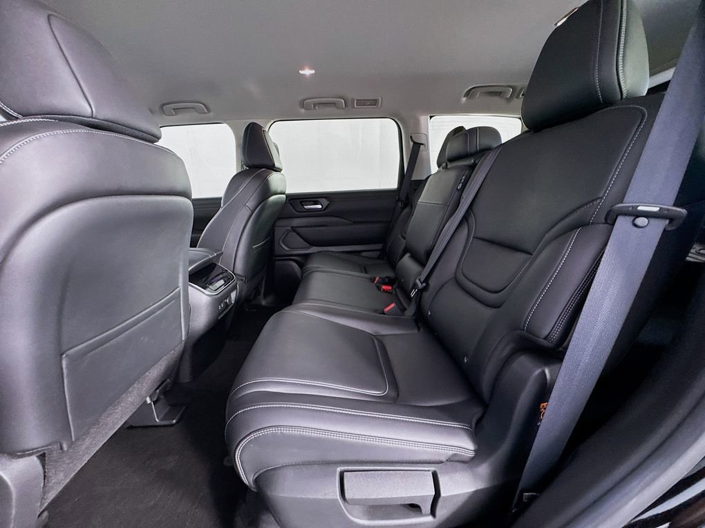 Used 2025 Nissan Armada SV image 24